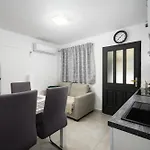 House Miha Tar-Vabriga