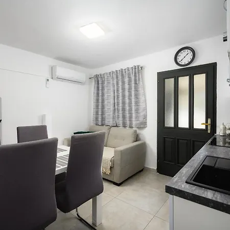 House Miha Tar-Vabriga