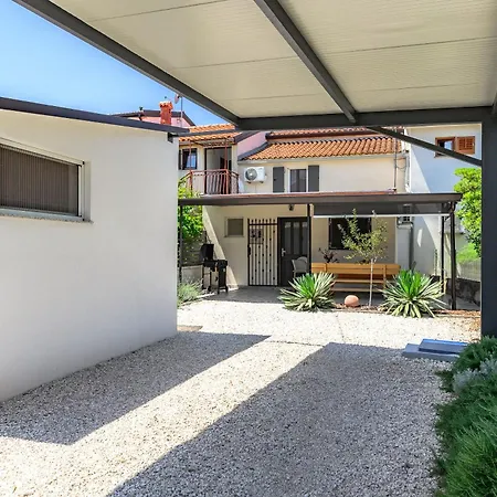 House Miha Tar-Vabriga