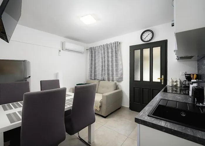 House Miha Tar-Vabriga